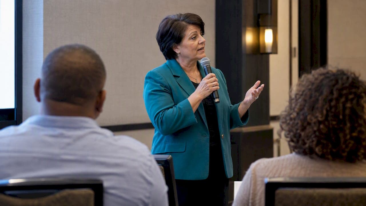 35 Speaker Topics Recruiting Leaders Can Use at Events